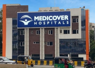 మెడికవర్ 'స్మైల్ బ్రైటర్' క్యాంపెయిన్